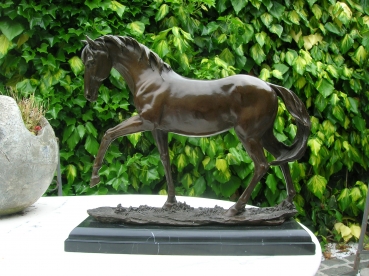 B25: paard brons