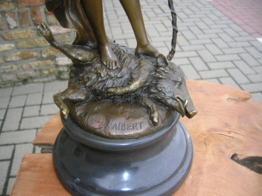 B72: detail
