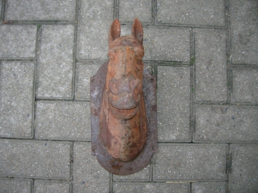 Gietijzer, beelden, vazen, vogelfonteinen,....