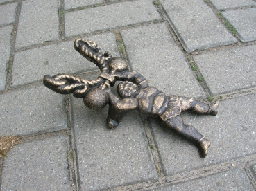 Gietijzer, beelden, vazen, vogelfonteinen,....