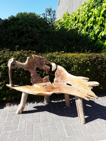 Tuinbank in wortelhout