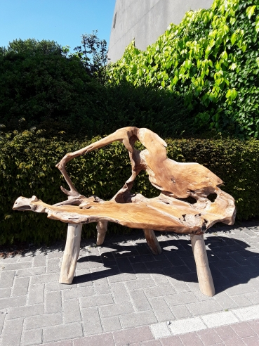 Tuinbank in wortelhout