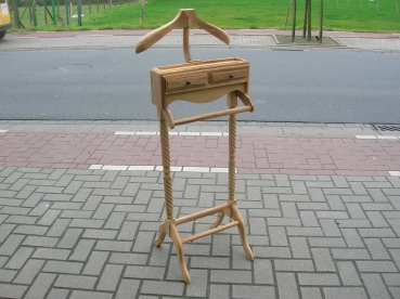 I33:Dressboy kleerrek