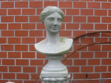 V8:buste beton