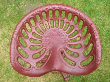 V4:Barstoel gietijzer detail