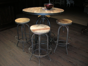 Bartafel met 4 krukken