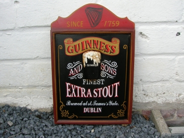 H88:Pubbord Guinness. 35 euro\n60 op 40cm.